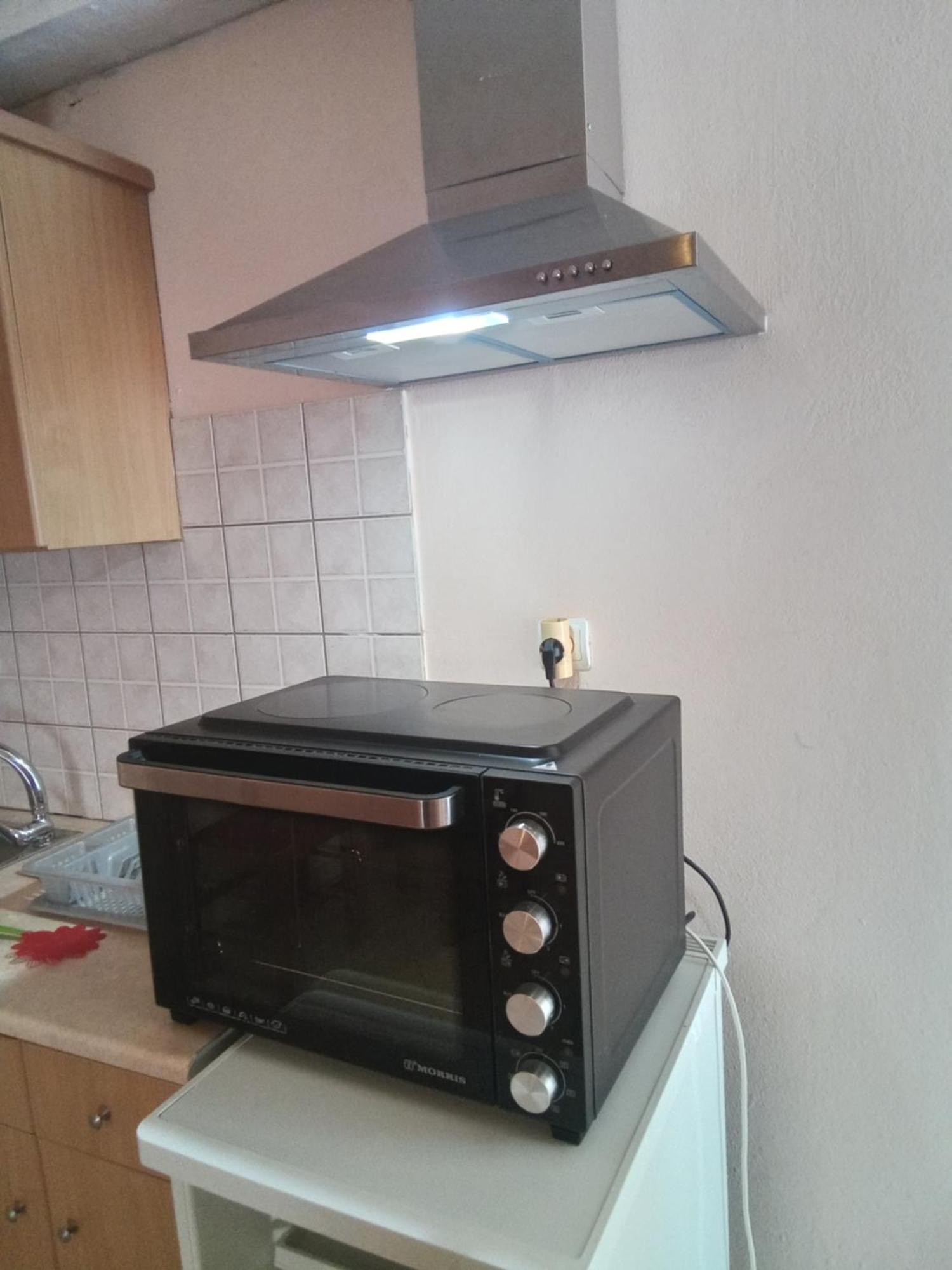 Delfini Aparthotel Akhladherí Екстериор снимка