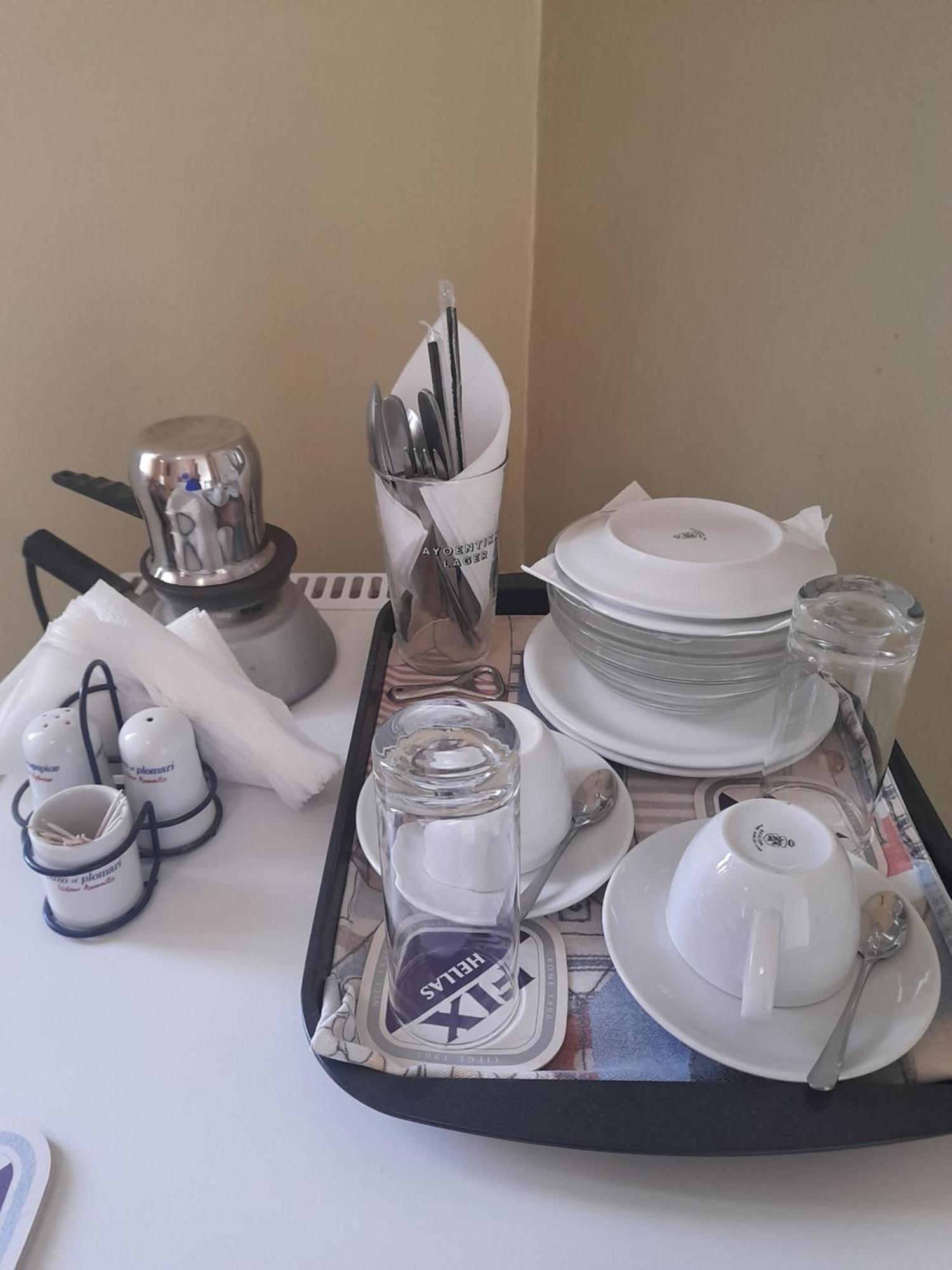 Delfini Aparthotel Akhladherí Екстериор снимка